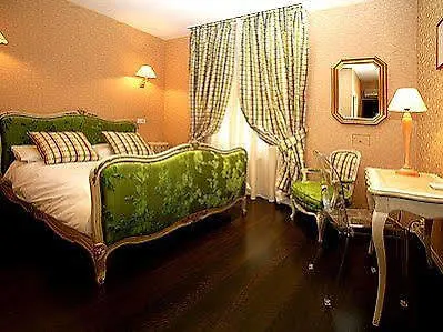 Paris Rome Mentone