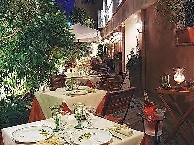 Paris Rome Szálloda Menton